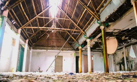 Nhiều nhà hàng lớn bỏ hoang trong mùa cao điểm du lịch ở Đà Nẵng