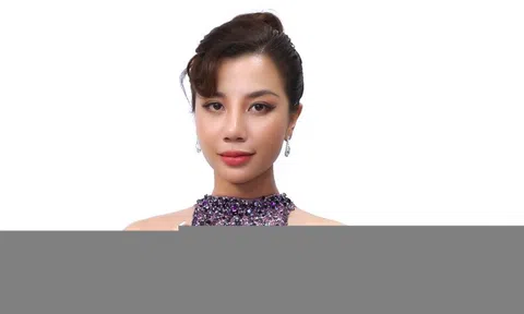 Phượng Vũ chưa vội làm đám cưới với bạn trai Tây cao 2m