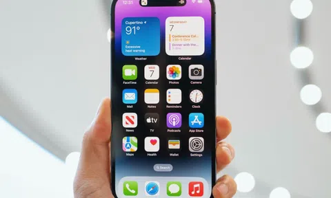 iPhone 14 chính hãng vẫn có khe SIM