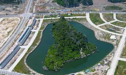 Cận cảnh 'hòn non bộ lớn nhất Việt Nam' ở Quảng Ninh