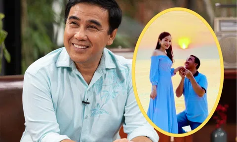 Quyền Linh quỳ gối, nhắn nhủ điều đặc biệt với vợ nhân 17 năm ngày cưới