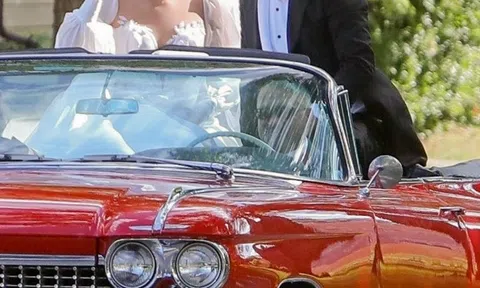 Sao 'Transformers' cưới hoa hậu Mỹ