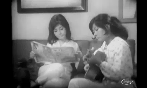 Khánh Ly viếng Thẩm Thúy Hằng