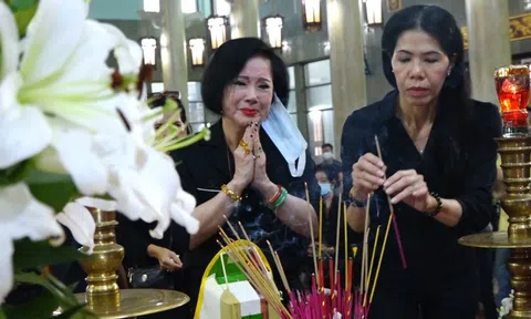 Tiễn biệt giai nhân Thẩm Thúy Hằng