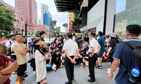 Apple Store ở Singapore không cho người xếp hàng mua iPhone 14