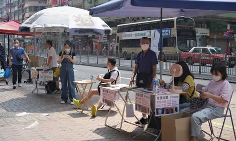 iPhone 14 bán trên lề đường Hong Kong, sang tay kiếm lời 300 USD