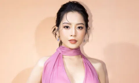 Chi Pu diện váy hồng gợi cảm, bật khóc trong ngày lên chức CEO