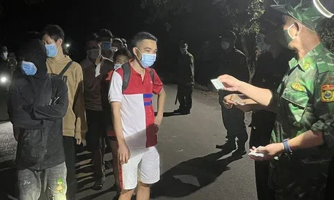 Thêm 34 công dân Việt Nam tại Campuchia được trao trả về nước