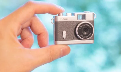 Máy ảnh nhỏ bằng 3 ngón tay