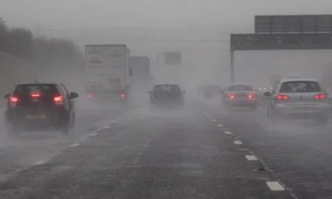 Cảnh báo không đi vào cao tốc Đà Nẵng - Quảng Ngãi khi bão Noru đổ bộ