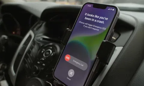 Gia đình hoảng loạn vì chiếc iPhone 14 bị rơi