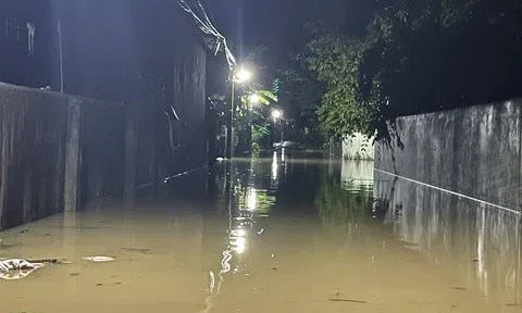 Mưa lớn tại Nghệ An khiến một người mất tích khi đi đánh cá