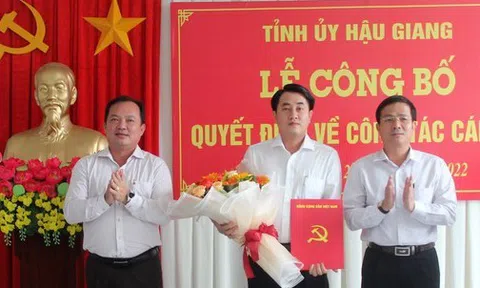 Điều động, luân chuyển nhiều cán bộ chủ chốt ở Hậu Giang