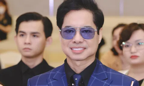 Danh ca Ngọc Sơn suýt khóc vì đến trễ sự kiện