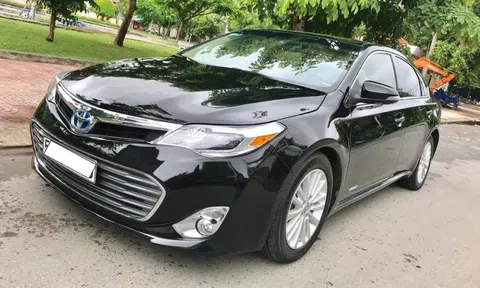 Toyota Avalon giá ngang ngửa Camry mới sau 8 năm sử dụng