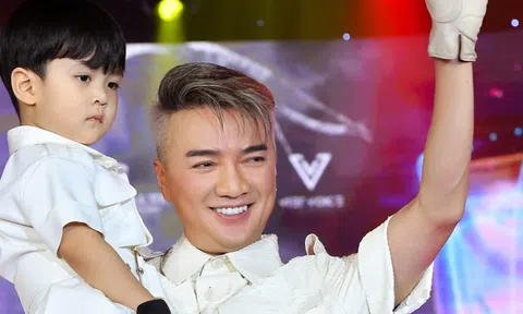 Đàm Vĩnh Hưng bất ngờ công khai con trai ruột