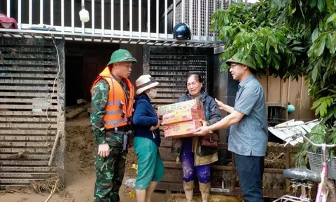 Giây phút thoát khỏi “tử thần” trong trận lũ quét kinh hoàng ở Nghệ An