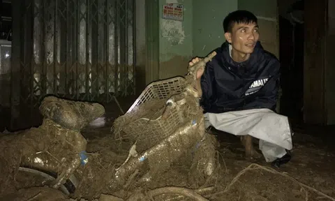 Đêm kinh hoàng của người dân ở vùng lũ quét Nghệ An