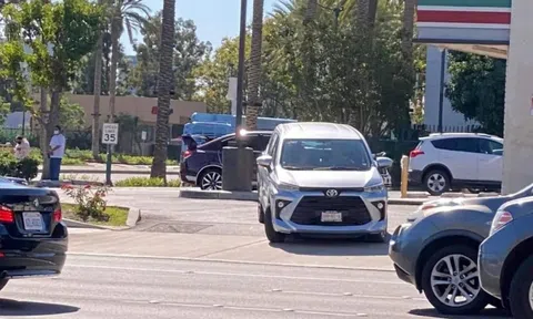 Toyota Avanza 2022 gây xôn xao khi lăn bánh trên đường phố Mỹ