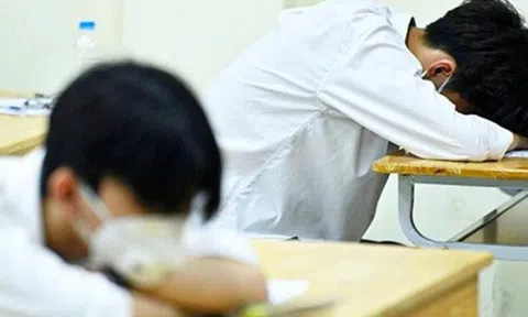 Nam sinh Cà Mau ngủ quên trong phòng thi tốt nghiệp THPT đã nhập học