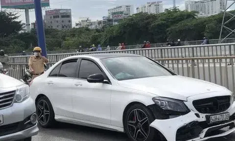 CLIP: Va chạm liên hoàn trên cầu Sài Gòn