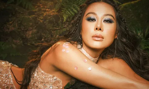 Nam Thư diện váy cắt xẻ, khoe dáng nóng bỏng