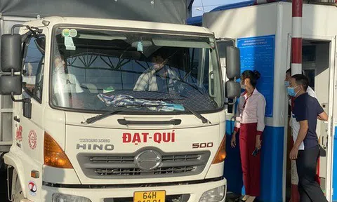 CLIP: Hình ảnh BOT Cai Lậy thu phí ngày đầu tiên