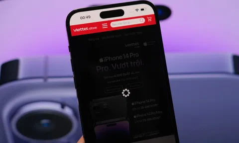 Web của các đại lý sập vì khách đặt iPhone 14 trong đêm