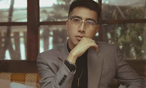 Only C: Có người sẵn sàng mua bài của tôi giá vài tỉ