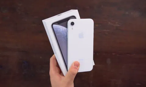 iPhone hơn 4 năm tuổi vẫn hút khách