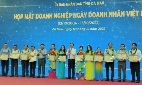 Tỉnh Cà Mau cam kết tiếp tục đồng hành cùng với doanh nghiệp