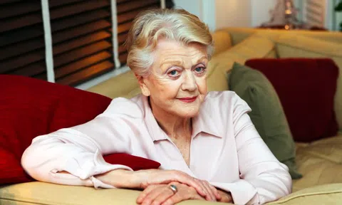 Minh tinh 'Beauty and the Beast' qua đời