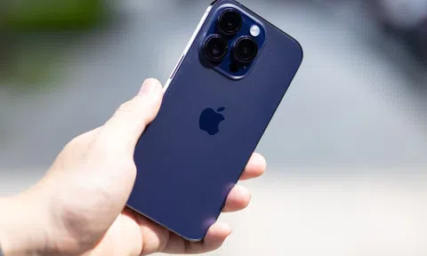Nhân viên đại lý giúp dân đầu cơ gom iPhone 14 chính hãng