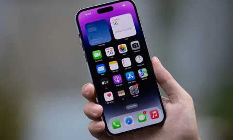 iPhone xách tay chưa hạ nhiệt trước giờ G