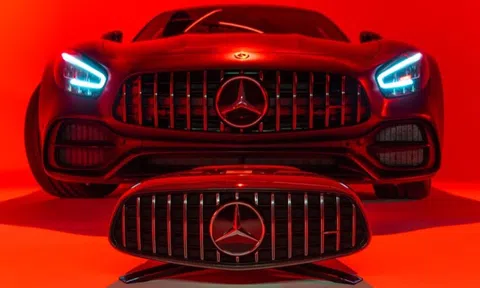 Loa bluetooth độc lạ từ iXOOST, thiết kế như "bộ mặt" siêu xe Mercedes-AMG GT