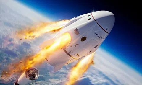 Tàu vũ trụ SpaceX Dragon hạ cánh an toàn xuống Đại Tây Dương