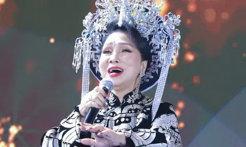 NSND Bạch Tuyết được vinh danh với bản hit 'Về nghe mẹ ru'