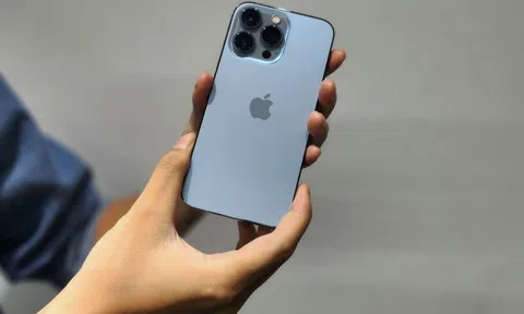 iPhone 13 bất ngờ tăng giá