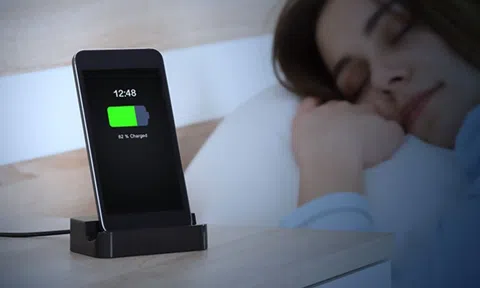 Đừng sạc iPhone qua đêm