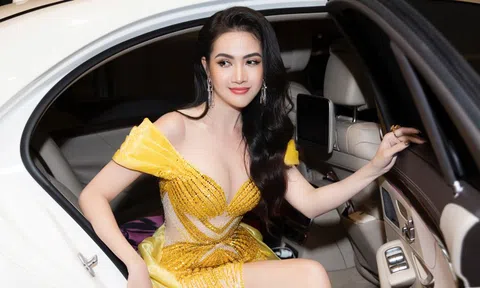 Phan Thị Mơ mặc gợi cảm đi chấm thi nhan sắc