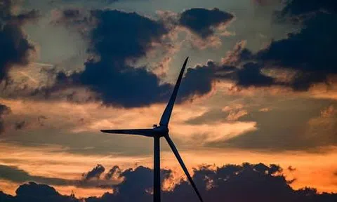 Tập đoàn năng lượng Đức phá hủy tuabin điện gió để khai thác mỏ than