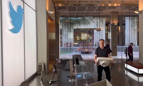 Tỉ phú Elon Musk 'dọn dẹp' Twitter