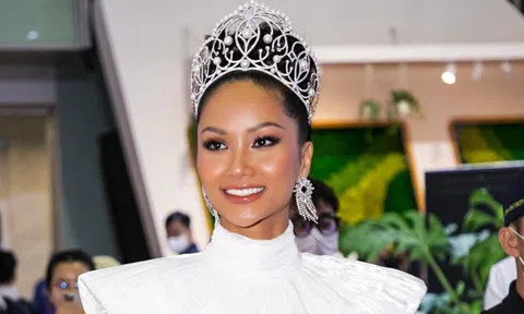 Tranh cãi H'Hen Niê dùng danh xưng 'Á hậu Hoàn vũ Thế giới' đi sự kiện