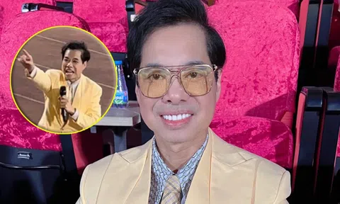 Ngọc Sơn vừa chạy vừa hát trên sân vận động khiến khán giả nể phục