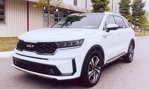 Kia Sorento HEV 2023 dùng động cơ lai xăng - điện lộ diện tại Việt Nam