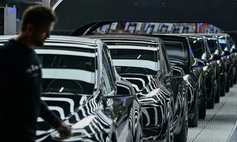 Đầu năm đuổi cuối năm thuê, Tesla tìm thêm 6.900 nhân sự mới