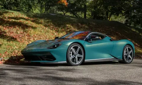 Bên trong siêu xe chạy điện mạnh nhất thế giới giá 2,2 triệu Euro