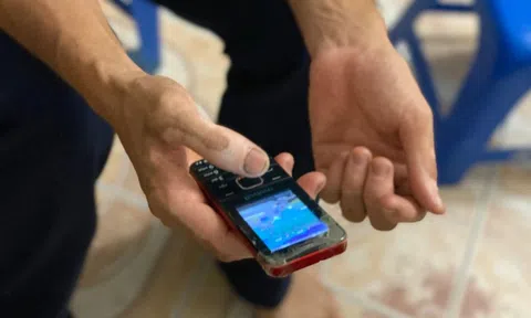 Hộ nghèo sẽ được hỗ trợ mua smartphone