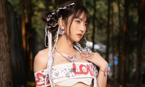 TikToker Lê Bống tiếp tục diễn thời trang dù từng gây tranh cãi