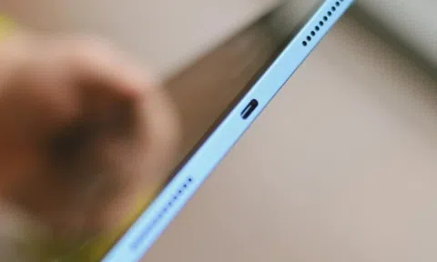 Cổng cắm phức tạp trên iPad mới